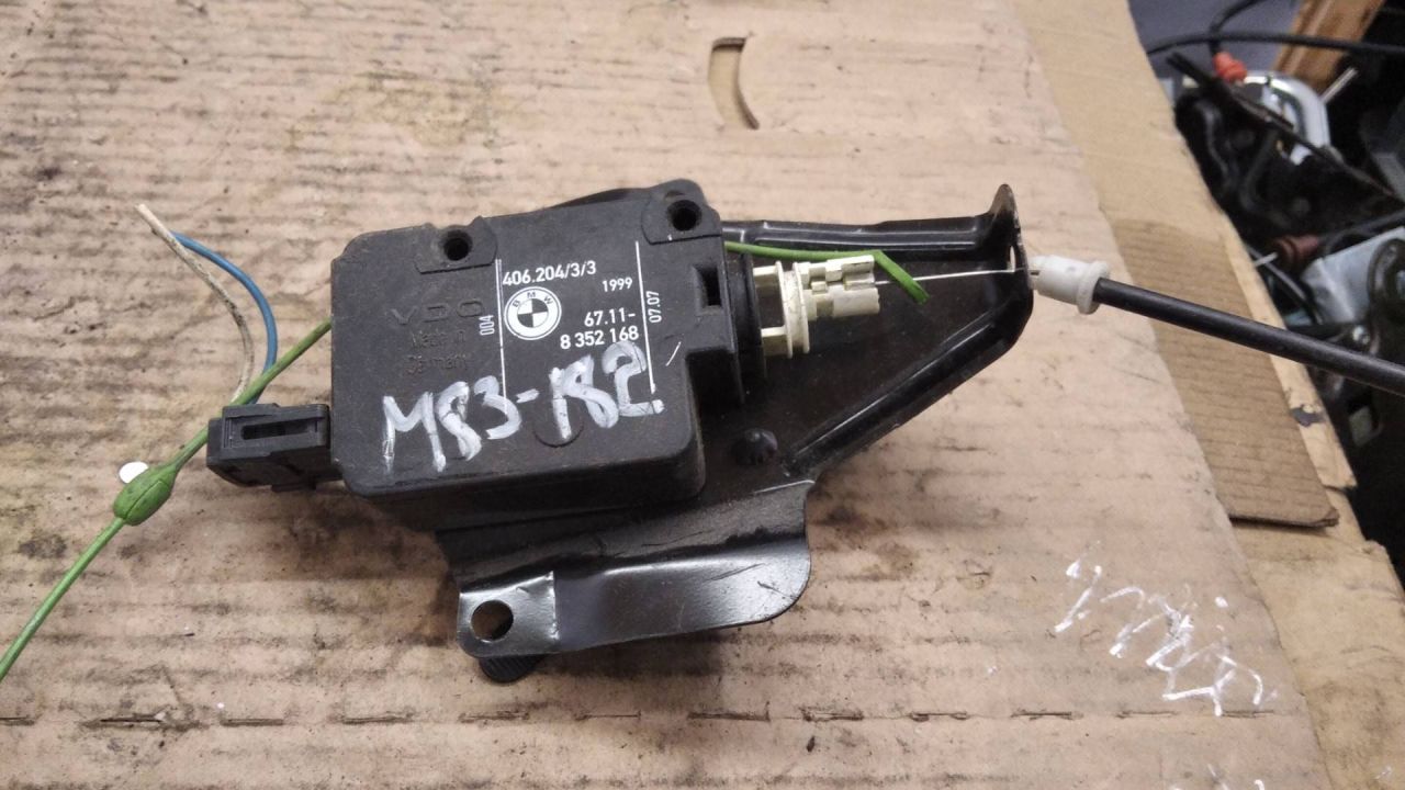 активатор замка крышки топливного бака BMW 5 серия E39 1998, 2.0 л., бензин, АКПП, седан, 8352168 - фото №1