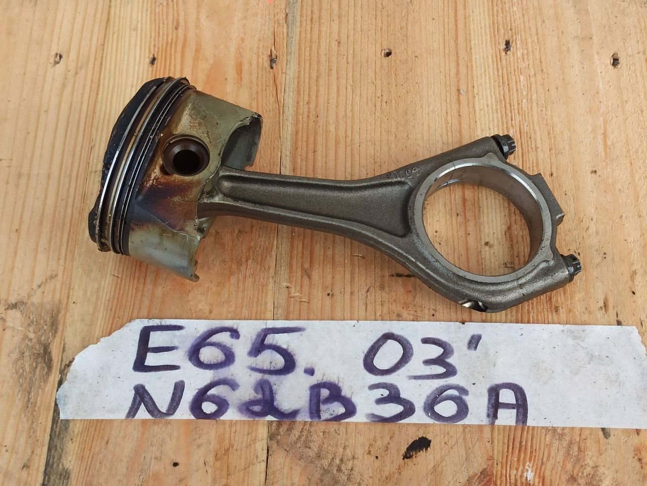 поршень BMW 7 серия E65/E66/E67 2004, 3.6 л., N62 B36, бензин - фото №1