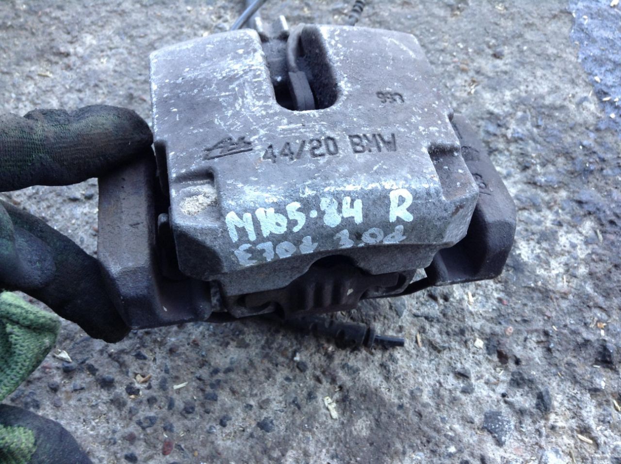 суппорт задний правый BMW X5 E70 2007, 3.0 л., дизель, АКПП, внедорожник 5 дв. - фото №1