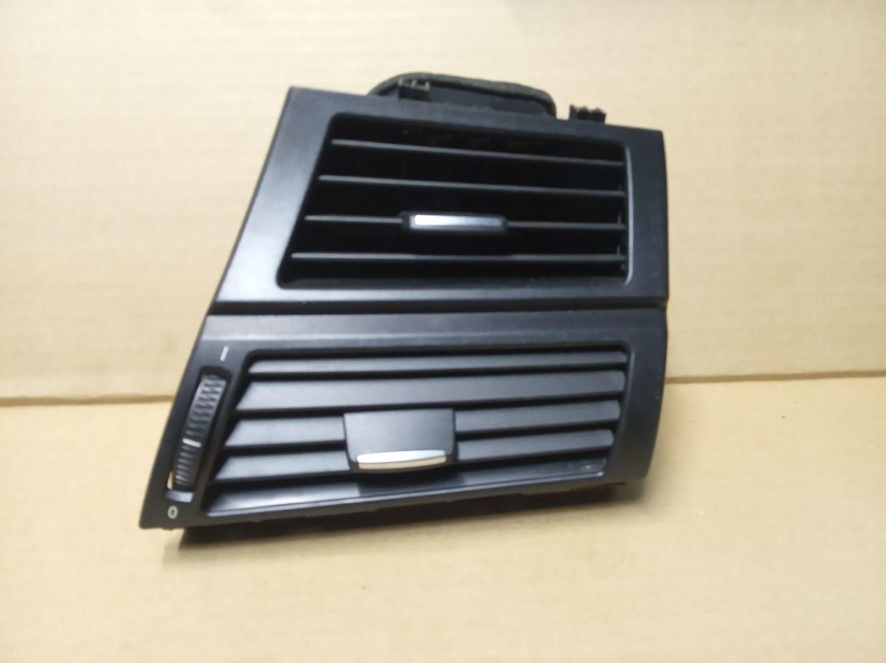 дефлектор обдува салона BMW X5 E70 2010, 3.0 л., N57 D30 A, дизель, АКПП, внедорожник 5 дв., 9227768 - фото №1