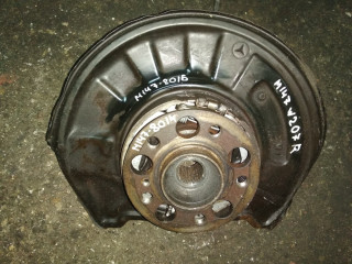 кулак задний правый Mercedes-Benz E-Класс W212/S212/C207/A207 2011, 1.8 л., M 271.860, бензин, АКПП, черный, кабриолет