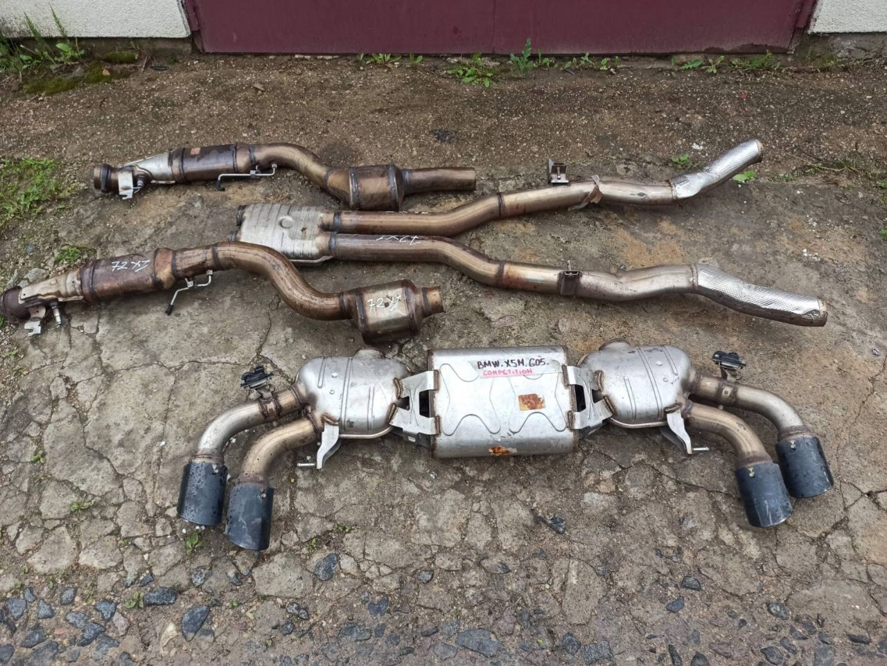 глушитель BMW X5 M F95 2021, 4.4 л., бензин, полный привод, 8095272 - фото №1