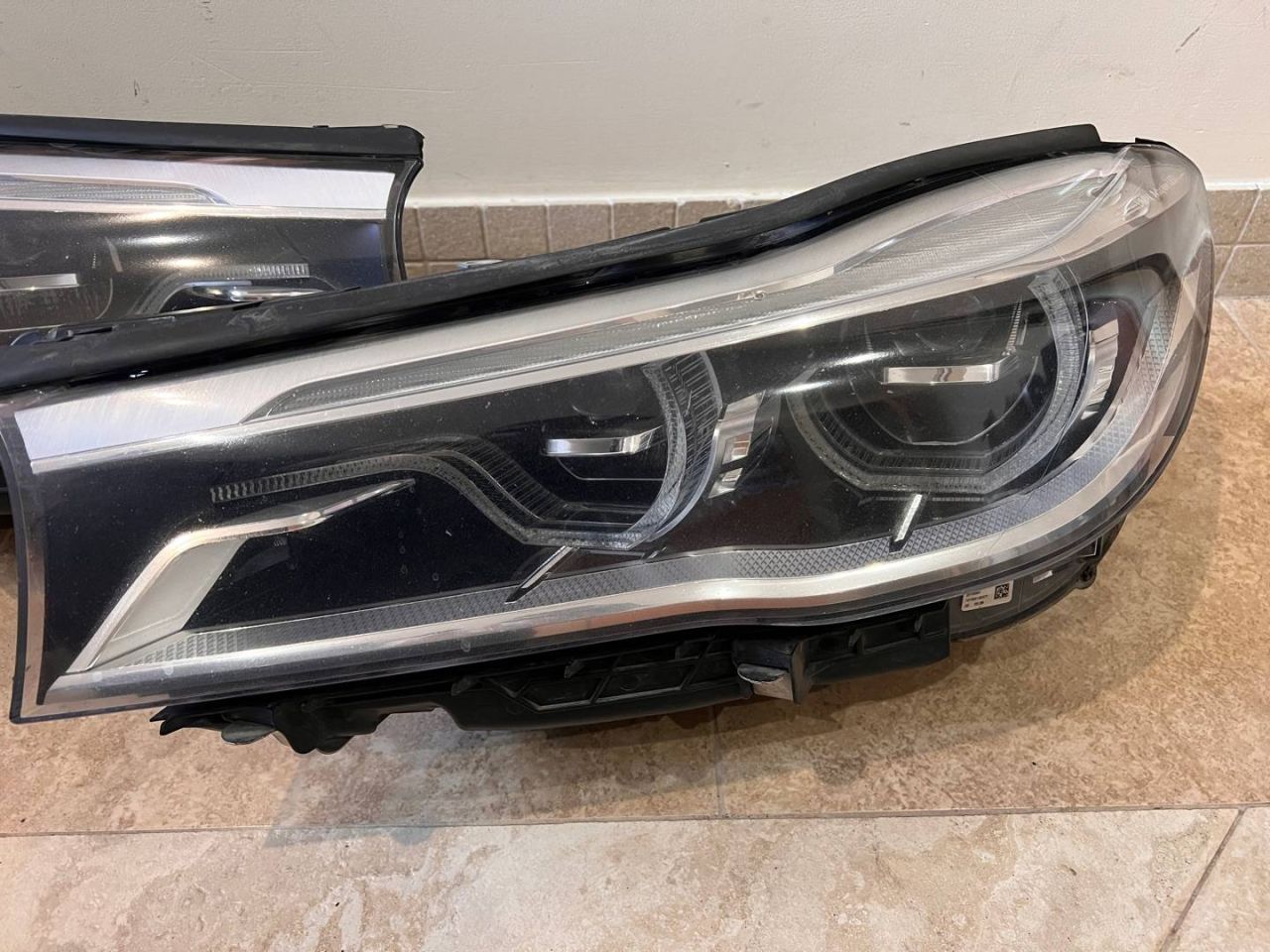 фара левая BMW 7 серия G11/G12 2017, 3.0 л., B57 D30 A, дизель, 7471327 - фото №1