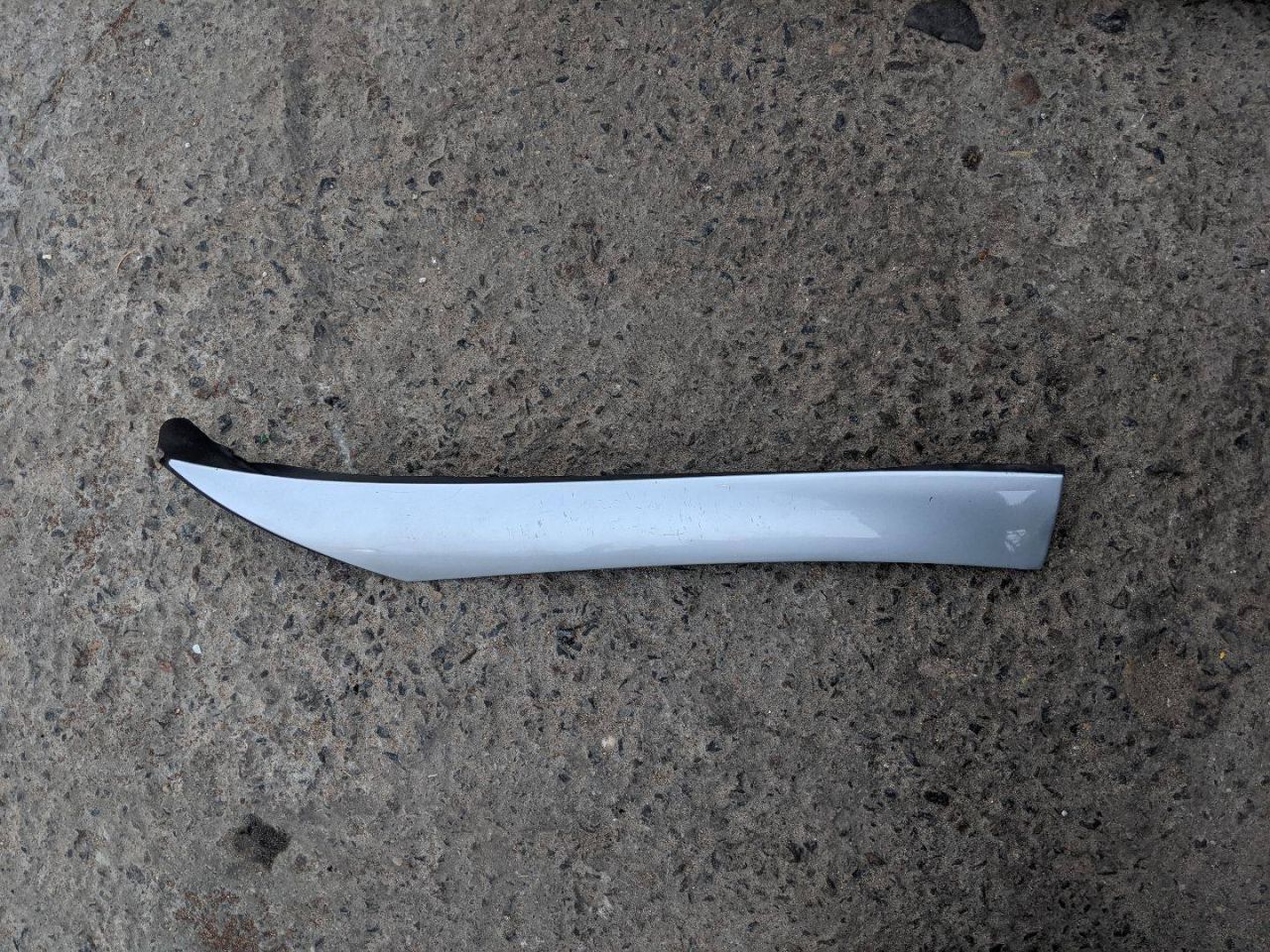 молдинг лобового стекла Mercedes-Benz SLK-Класс R171 2006, 3.5 л., M 272.963, бензин, АКПП, серебристый, кабриолет, A1716900139 - фото №1