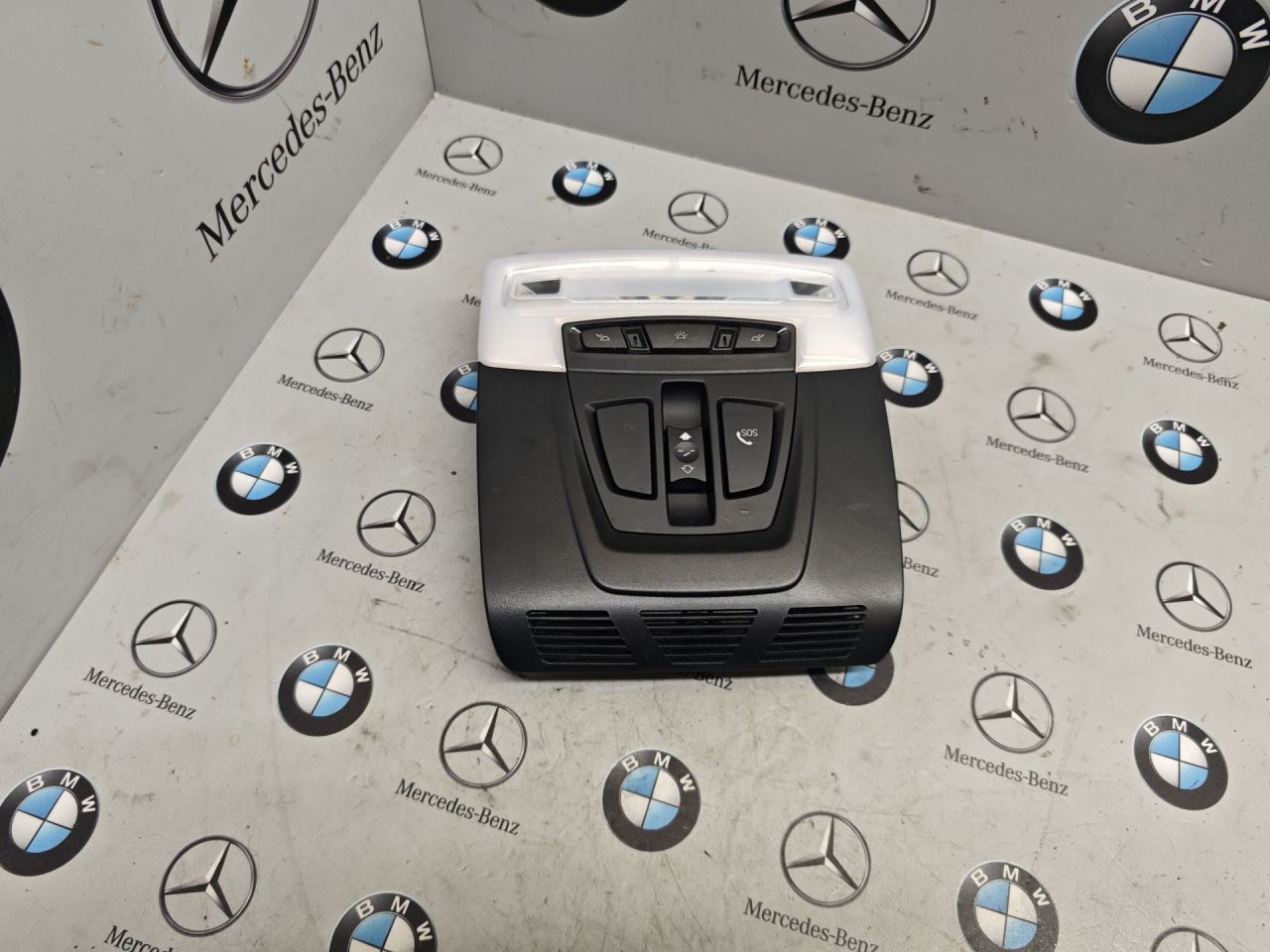 фонарь салона (плафон) BMW X5 F15 2017, 3.0 л., N55 B30 A, бензин, АКПП - фото №1