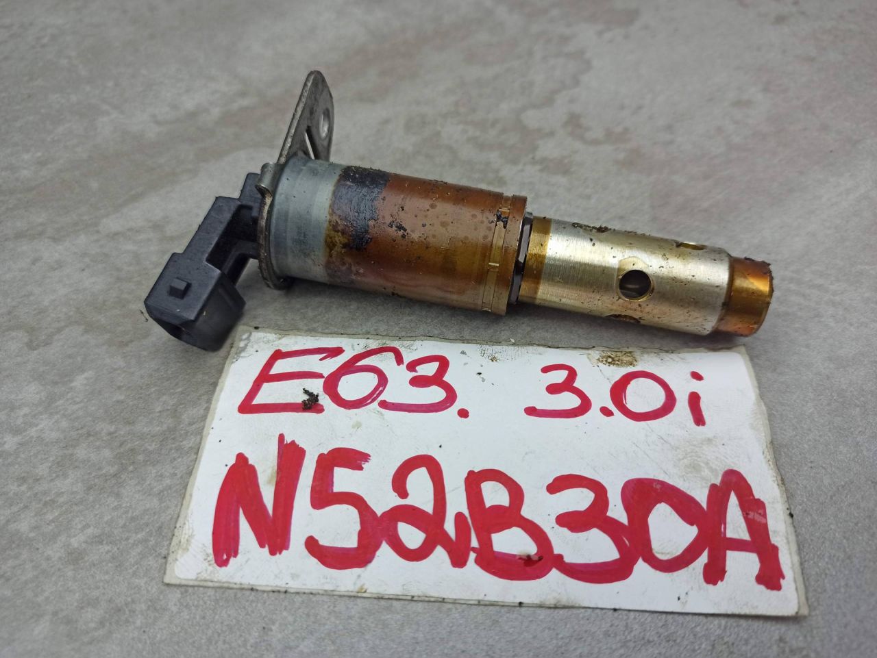 клапан фазорегулятора BMW 6 серия E63/E64 2007, 3.0 л., N52 B30 A, бензин, 7516293 - фото №1
