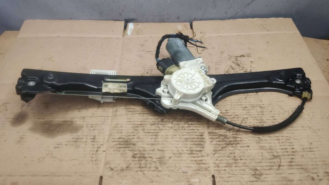 стеклоподъемник задний правый BMW X5 E70 2007, 3.0 л., дизель, АКПП, 7137030 - фото №1