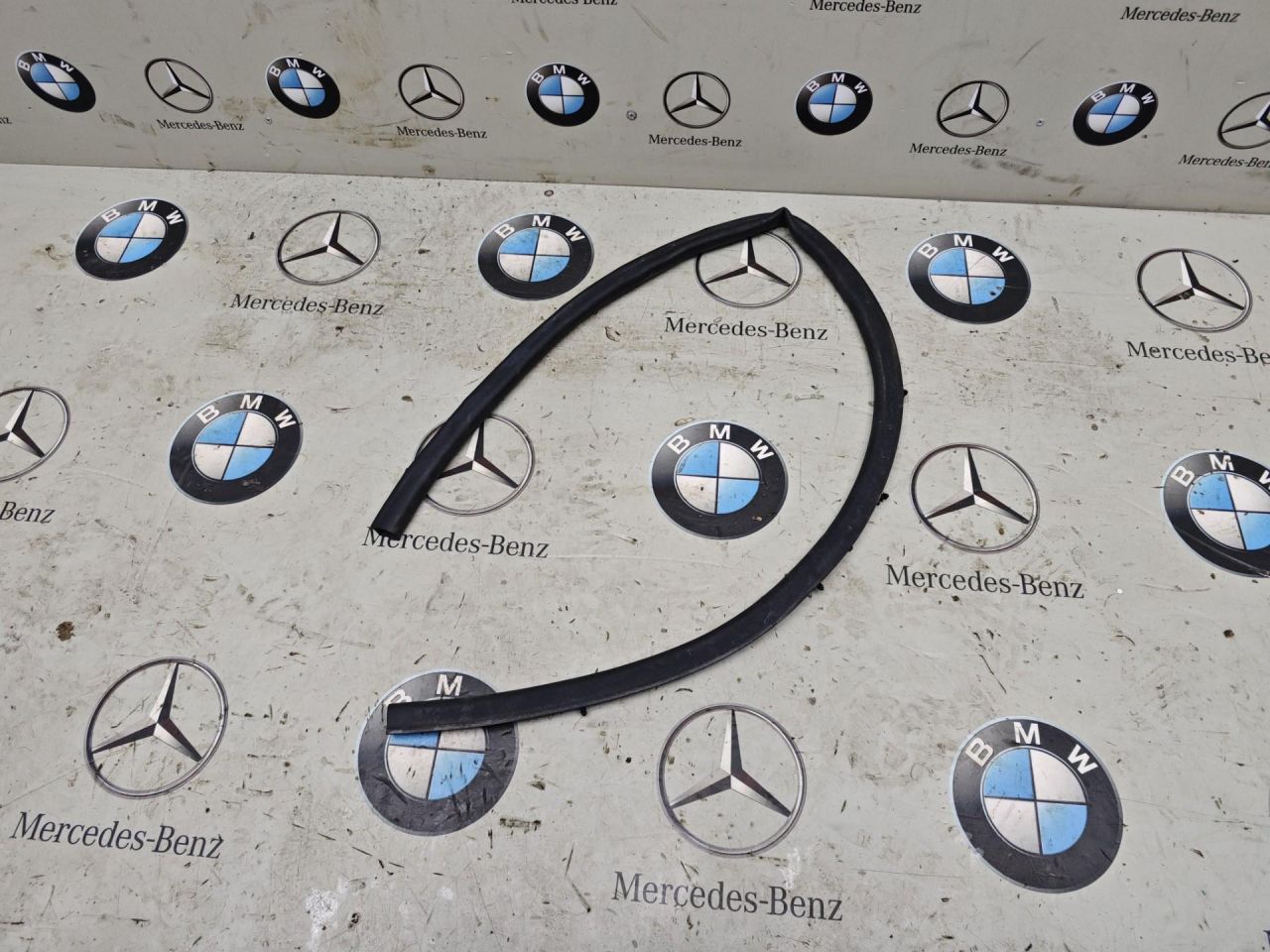 уплотнитель подкапотного пространства BMW 2023, 475, 7397485 - фото №1