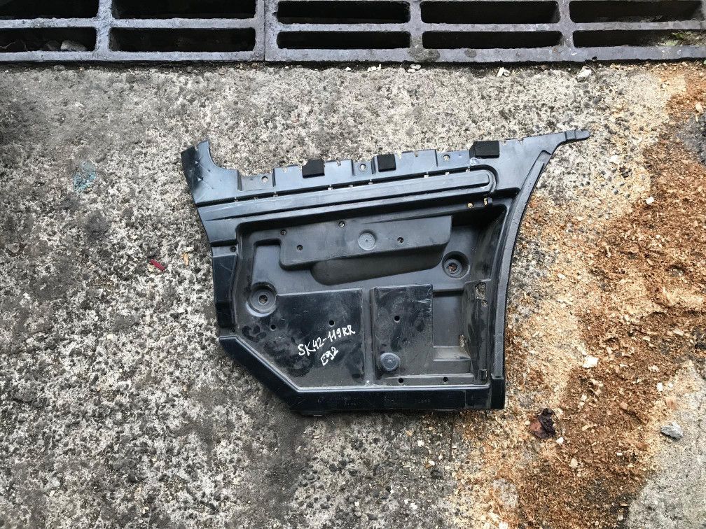 Крепление бампера переднего BMW 3 серия E90/E91/E92/E93 2005, 3.0 л., N53 B30 A, бензин, АКПП, купе, 51127128246 - фото №1