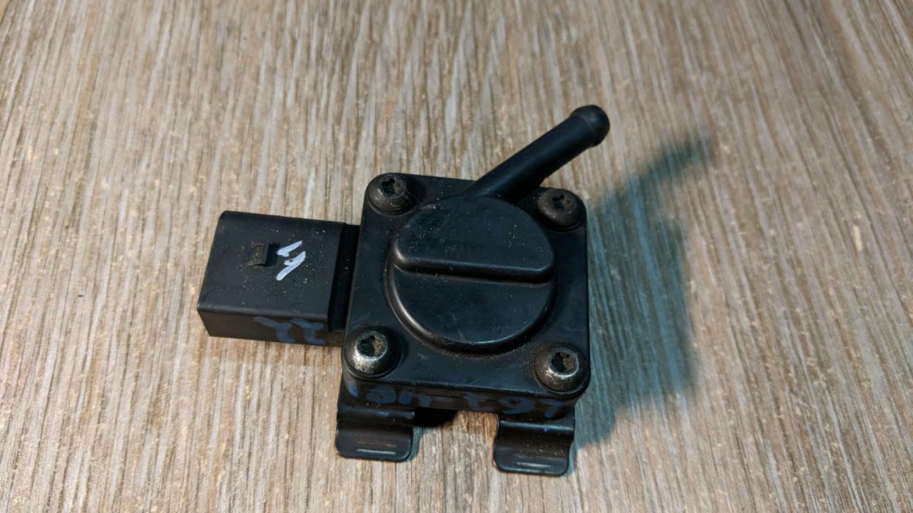 датчик загрязнения воздуха BMW 5 серия E60/E61 2005, 2.5 л., дизель, АКПП, универсал, 7789219 - фото №1