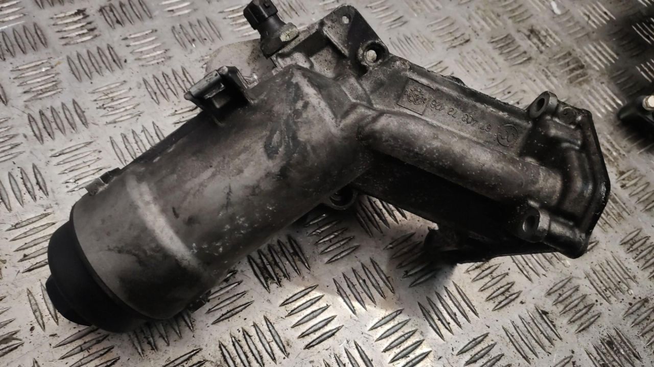 корпус масляного фильтра BMW 3 серия E46 2002, 2.0 л., дизель, 7787072 - фото №1