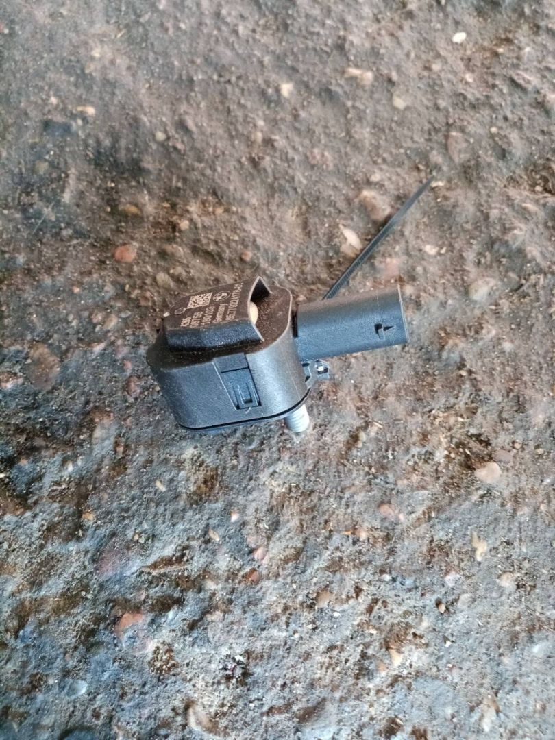 датчик удара BMW 2012, 3.0 л., дизель, АКПП, универсал, 65779224178, 9224178 - фото №1