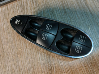 блок управления стеклоподъемниками Mercedes-Benz CLS-Класс C219 2007, 3.0 л., OM 642.920, дизель, АКПП, купе, A2118213679, 2118213679, SWF502159