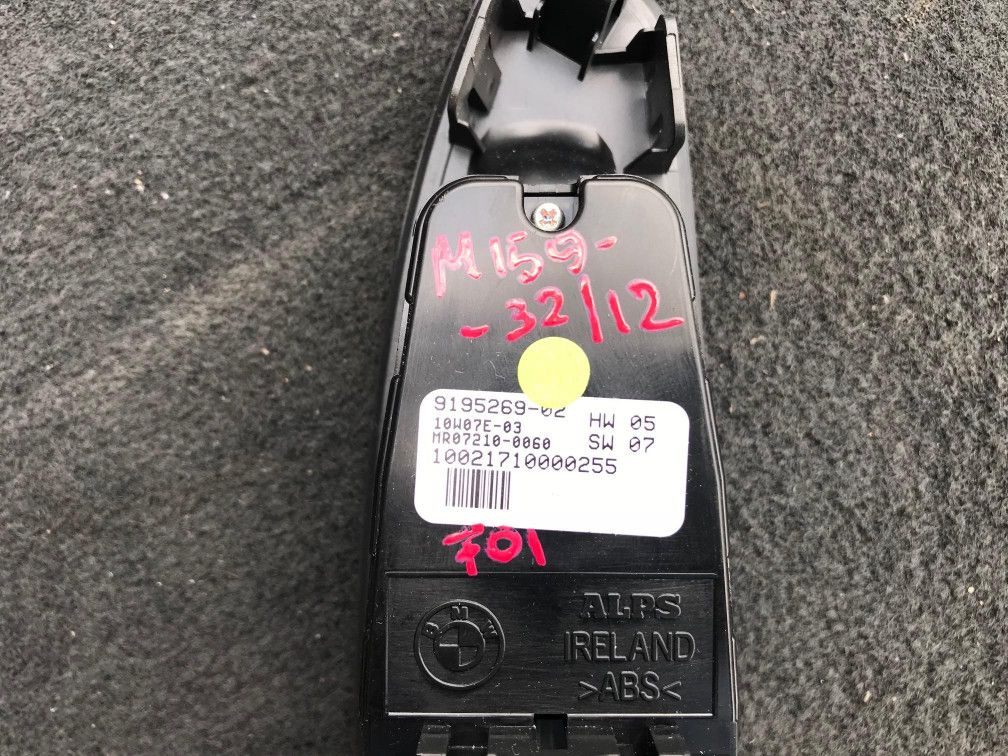кнопка стеклоподъемника двери BMW 7 серия F01/F02 2010, 4.4 л., N63 B44 A, бензин, АКПП, черный, седан, 9195269 - фото №1