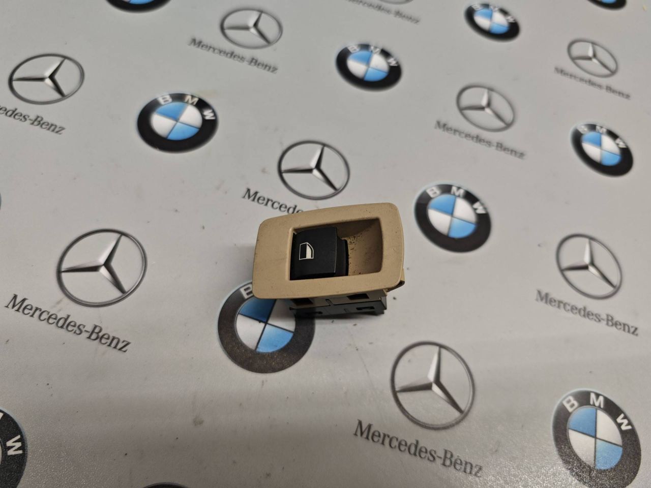 кнопка стеклоподъемника двери BMW X3 F25 2011, 3.0 л., N52 B30, бензин, 9221755 - фото №1