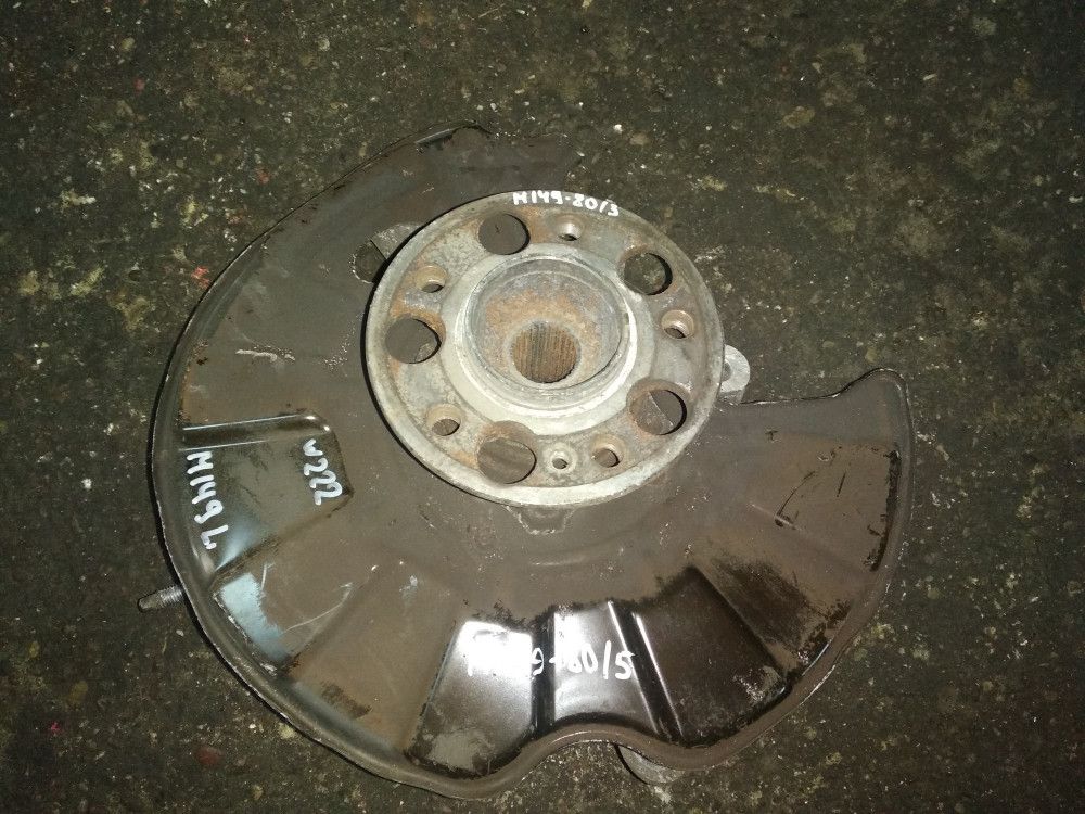 кулак задний левый Mercedes-Benz S-Класс W222/C217/A217 2014, 3.0 л., OM 642.861, дизель, АКПП, серебристый, седан - фото №1