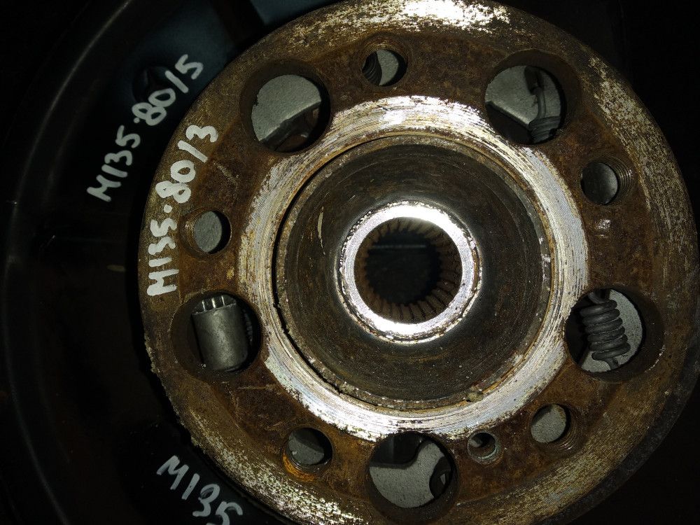 кулак задний левый Mercedes-Benz CLS-Класс C219 2007, 3.0 л., OM 642.920, дизель, АКПП, купе - фото №1