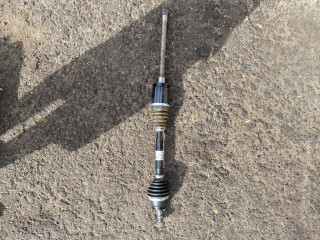 полуось передняя правая (приводной вал, ШРУС) BMW 2024, 2.0 л., бензин, 8643184