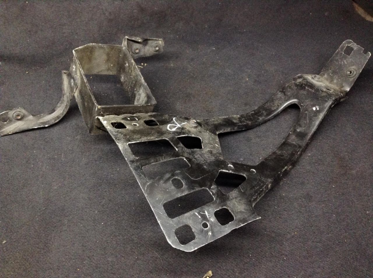 очко фары левой BMW 5 серия E60/E61 2007, 2.0 л., N47 D20 A, дизель, АКПП, седан, 7163483 - фото №1