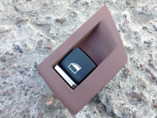 кнопка стеклоподъемника двери BMW 2013, 3.0 л., N57 D30 C, дизель, АКПП, универсал, 9183548