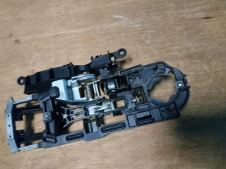 скелет ручки двери передней правой BMW 7 серия F01/F02 2010, 4.4 л., N63 B44 A, бензин, АКПП, седан, 51217187228