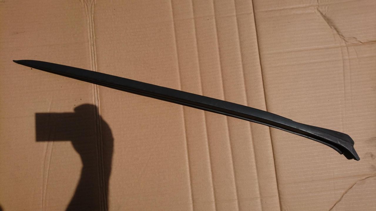 молдинг лобового стекла BMW 3 серия F30/F31/F34 2013, 2.0 л., N47 D20 C, дизель, АКПП, хетчбэк 5 дв., правый руль, 51317285947 - фото №1