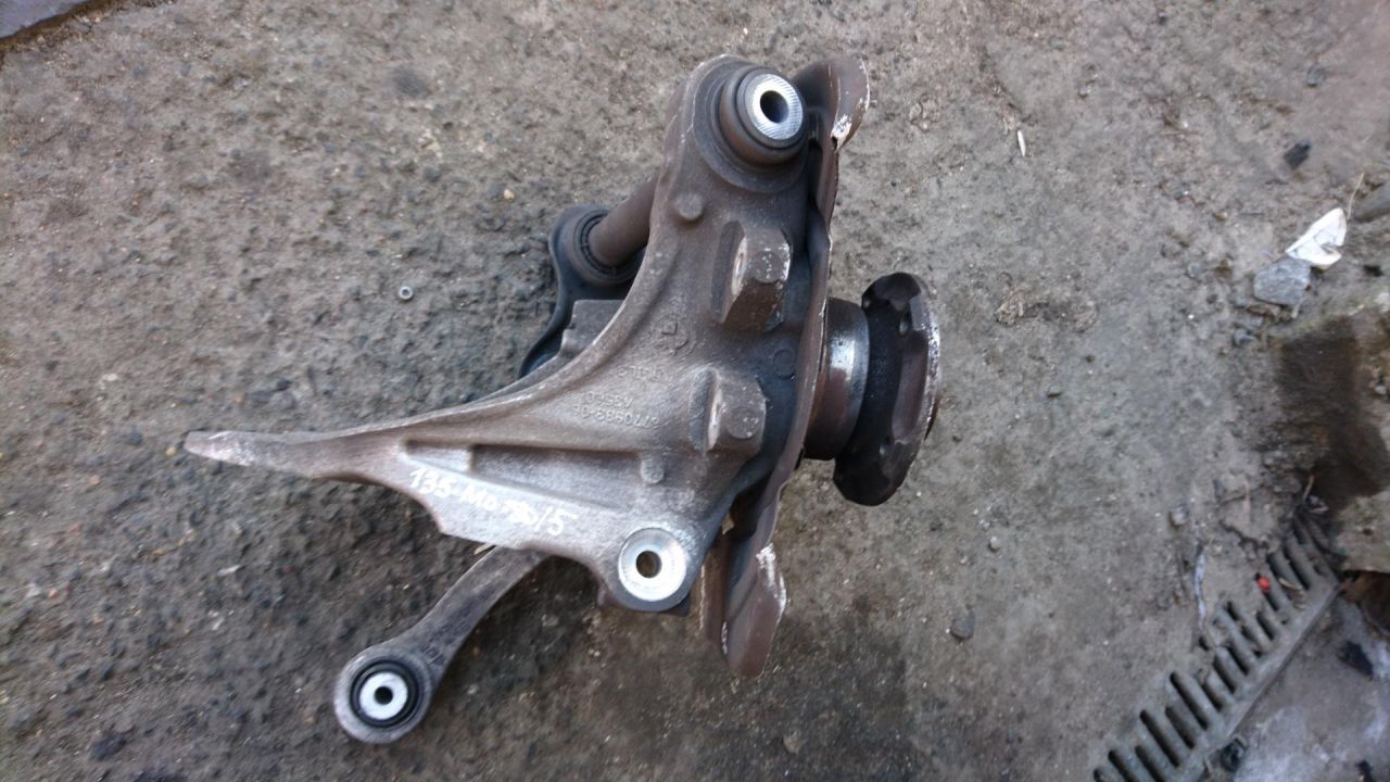 кулак задний левый BMW X5 E70 2008, 4.8 л., N62 B48 B, бензин, АКПП, внедорожник 5 дв. - фото №1