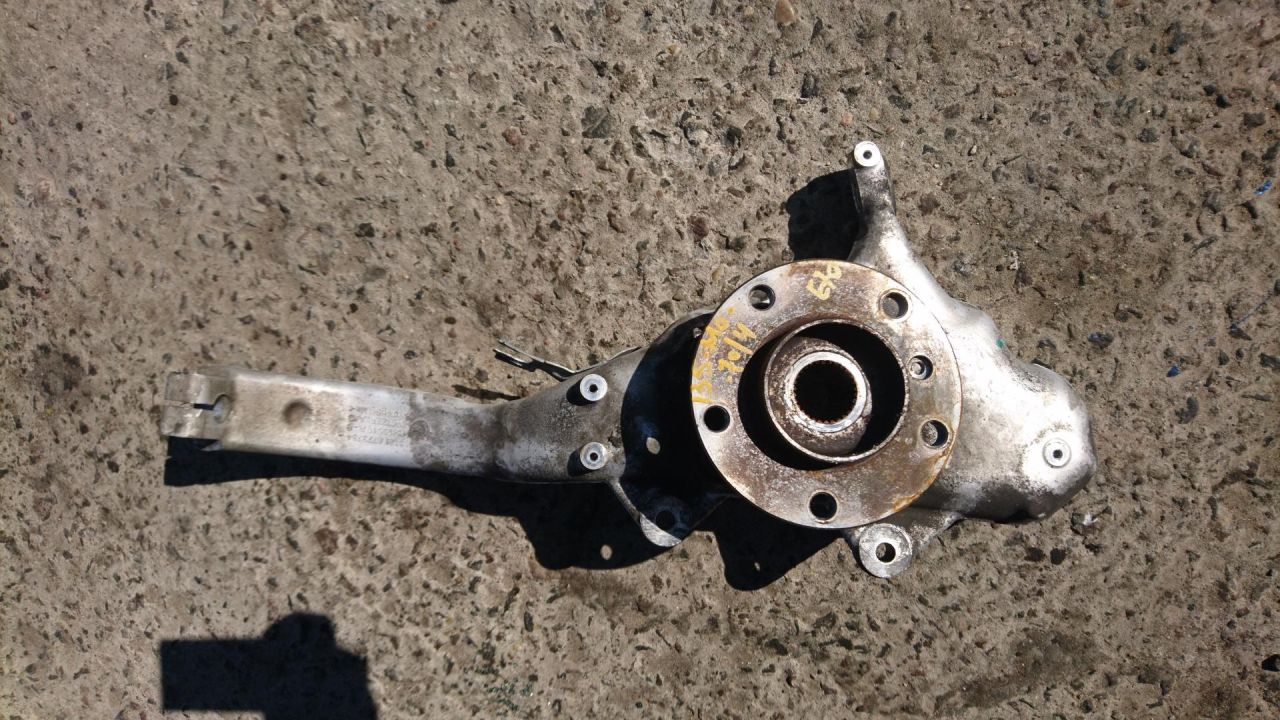 кулак поворотный правый BMW X5 E70 2008, 4.8 л., N62 B48 B, бензин, АКПП, внедорожник 5 дв., 31216773784 - фото №1