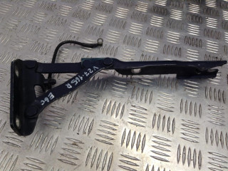 петля капота правая BMW 5 серия E60/E61 2005, 2.2 л., бензин, МКПП, седан