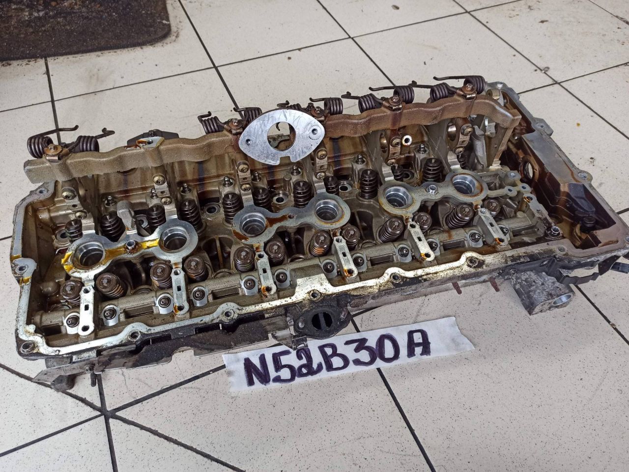 головка блока цилиндров BMW 3 серия E90/E91/E92/E93 2007, 2.5 л., N52 B25 AE, бензин, полный привод - фото №1