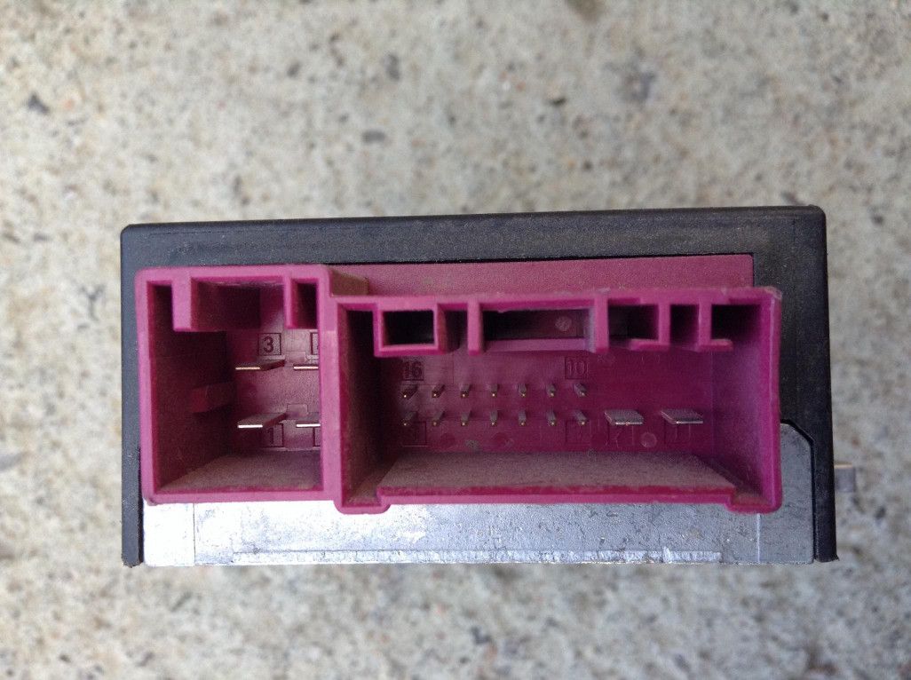 блок управления топливным насосом BMW 5 серия E60/E61 2006, 3.0 л., дизель, АКПП, универсал, 16147180427 - фото №1