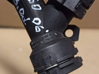 фланец (тройник) системы охлаждения BMW 5 серия E60/E61 2006, 3.0 л., дизель, 7795715