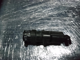 форсунка омывателя фары левая BMW 7 серия E65/E66/E67 2003, 4.4 л., бензин, АКПП, седан, 61677001949