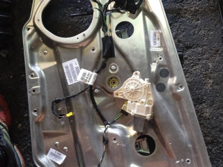 стеклоподъемник передний правый Mercedes-Benz C-Класс W204/S204 2009, 3.0 л., M 272.948, бензин