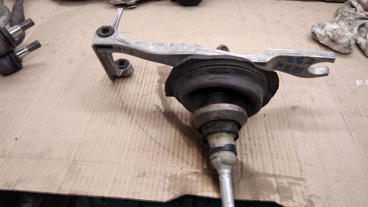 кулиса BMW 1 серия E81/E82/E87/E88 2005, 2.0 л., 7557351 - фото №1