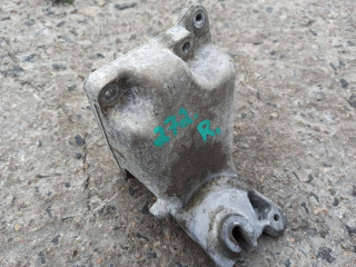 кронштейн двигателя Mercedes-Benz C-Класс W204/S204 2009, 3.0 л., M 272.948, бензин, A2722231004