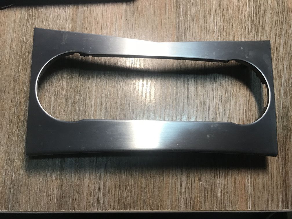 рамка блока управления климой Mercedes-Benz C-Класс W204/S204 2008, 2.1 л., дизель, МКПП, серебро, седан, A2046800490 - фото №1