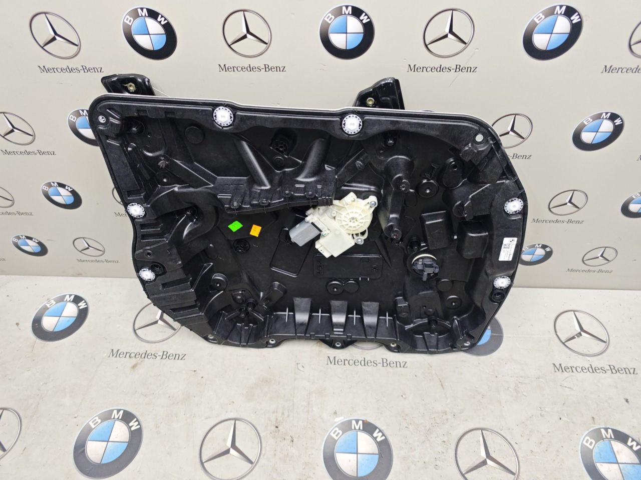 стеклоподъемник передний левый BMW 2024, 3.0 л., B58B30, бензин, 475, полный привод, 9450783 - фото №1