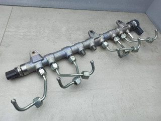 топливная рампа BMW 7 серия G11/G12 2017, 3.0 л., дизель, 8571569