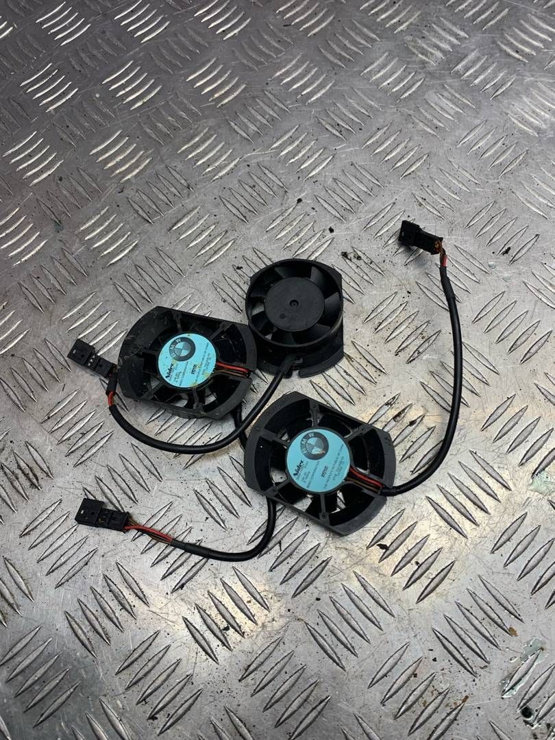 Вентилятор обдува сиденья BMW X5 E70 2010, 67327021636, 7021636 - фото №1