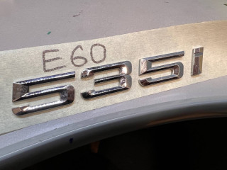 эмблема BMW 5 серия E60/E61 [рестайлинг] 2008, 3.0 л., N54 B30 A, бензин