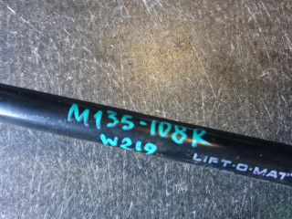 амортизатор капота Mercedes-Benz CLS-Класс C219 2007, 3.0 л., OM 642.920, дизель, АКПП, купе, A2118800029