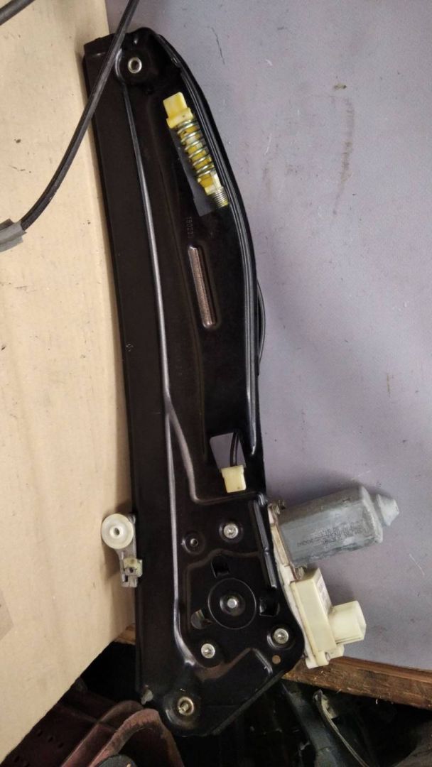 стеклоподъемник задний правый BMW 7 серия E65/E66/E67 2003, 4.4 л., бензин, АКПП, седан, 7024813, 7024814 - фото №1