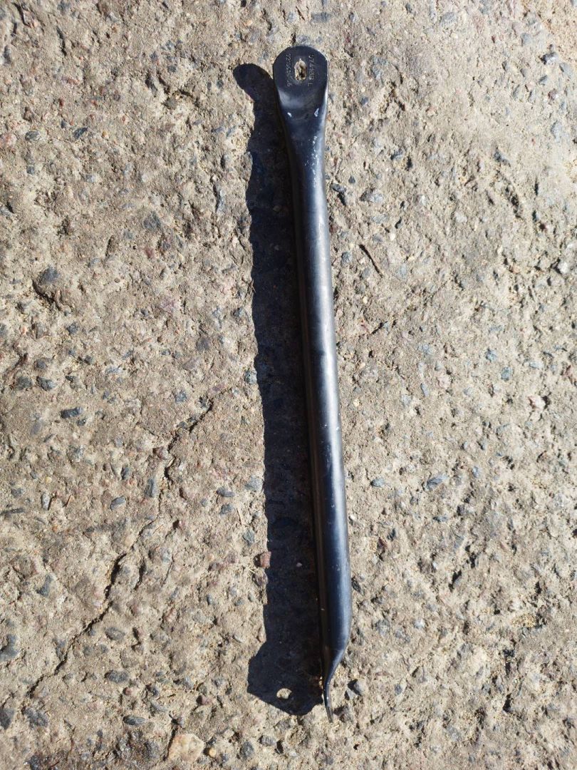 распорка стоек BMW X3 F25 2014, 2.8 л., бензин, 7210503 - фото №1