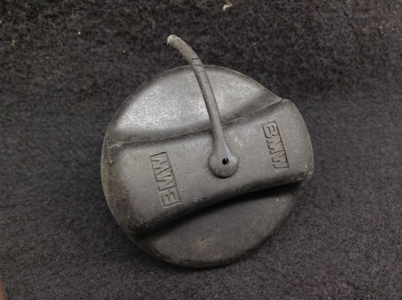 пробка топливного бака BMW 7 серия E65/E66/E67 2002, 4.4 л., бензин, АКПП, седан - фото №1