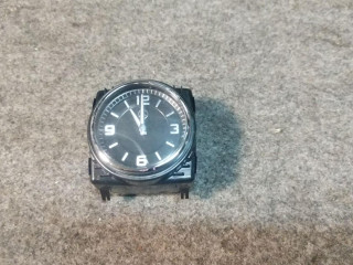 часы Mercedes-Benz E-Класс W213/S213/C238/A238 2016, 2.0 л., OM 654.920, дизель, АКПП, белый, седан, правый руль, 2138270070, A2138270070, VPFXDF-15A030-CA