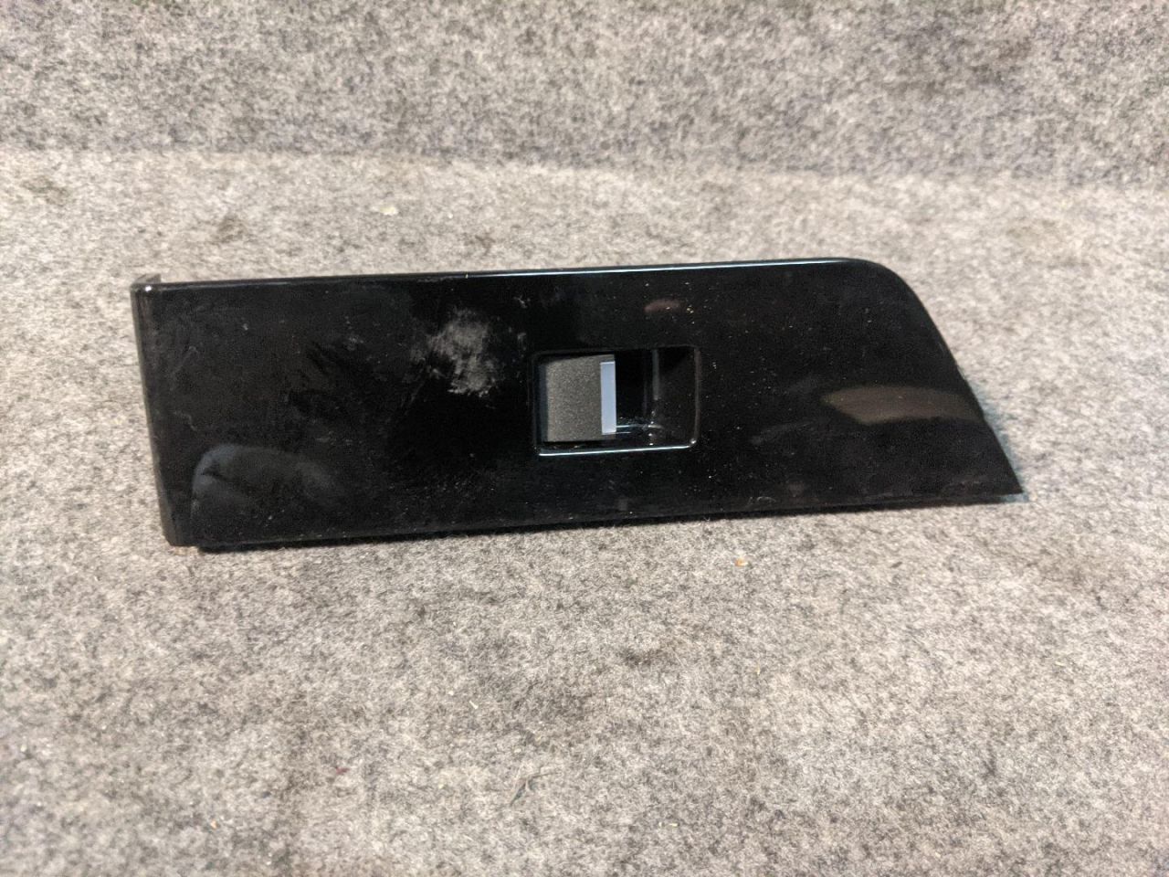 кнопка стеклоподъемника двери Land Rover Range Rover Evoque L538 2012, 2.2 л., 224DT, дизель, АКПП, внедорожник 5 дв., BJ32-14717-AB - фото №1