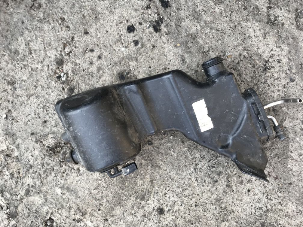 бачок омывателя Mercedes-Benz C-Класс W205/S205/C205 2015, 2.1 л., OM 651.921, дизель, АКПП, универсал - фото №1