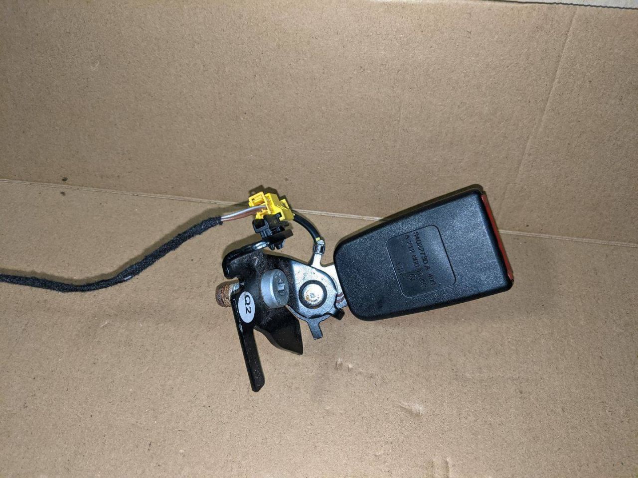 замок ремня безопасности Mercedes-Benz E-Класс W212/S212/C207/A207 2010, 2.2 л., дизель, АКПП, седан, задний привод, правый руль, 2128601969, A2128601969 - фото №1