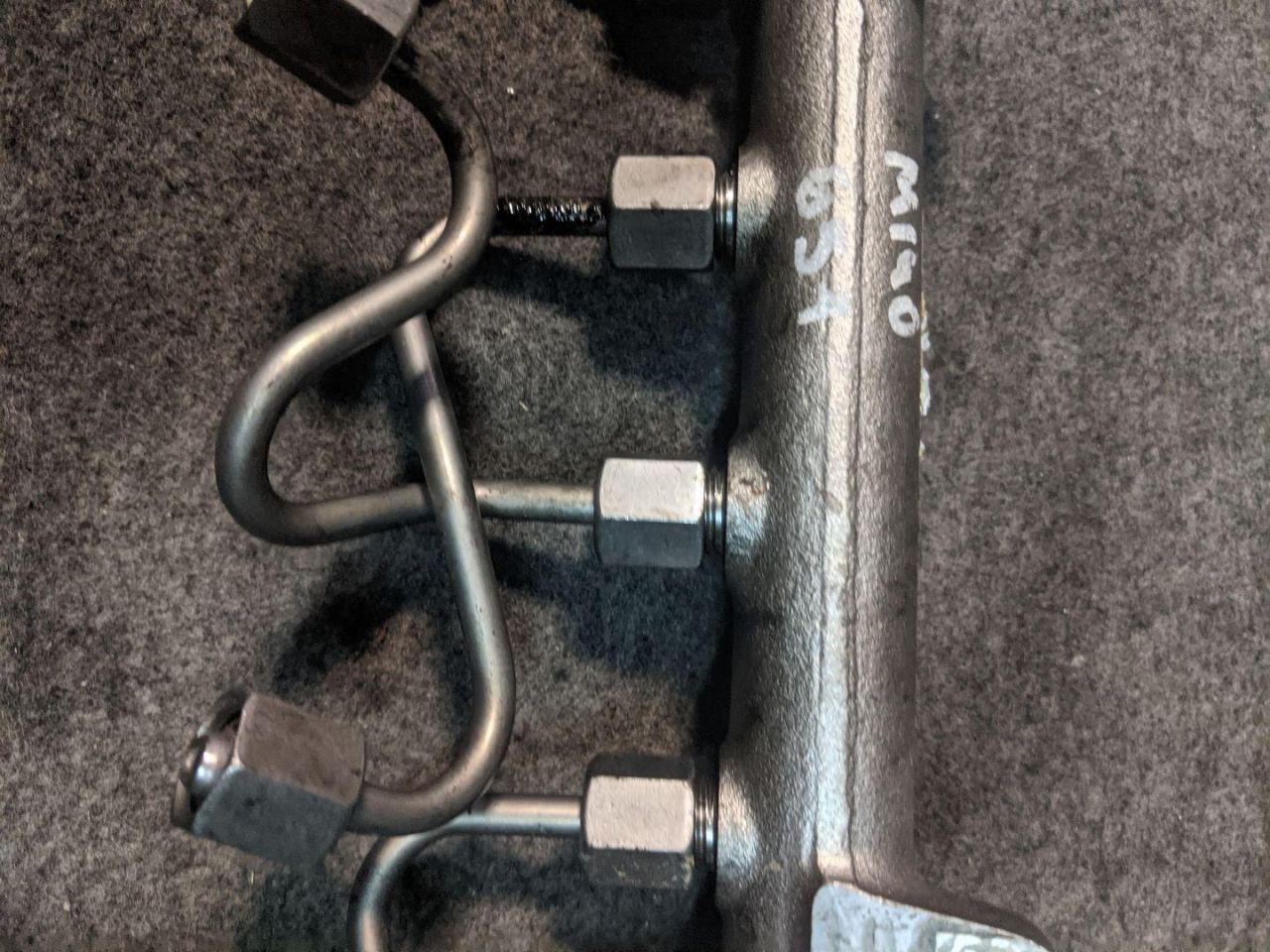 трубка топливная Mercedes-Benz E-Класс W212/S212/C207/A207 2010, 2.1 л., OM 651.924, дизель, АКПП, серебристый, седан - фото №1